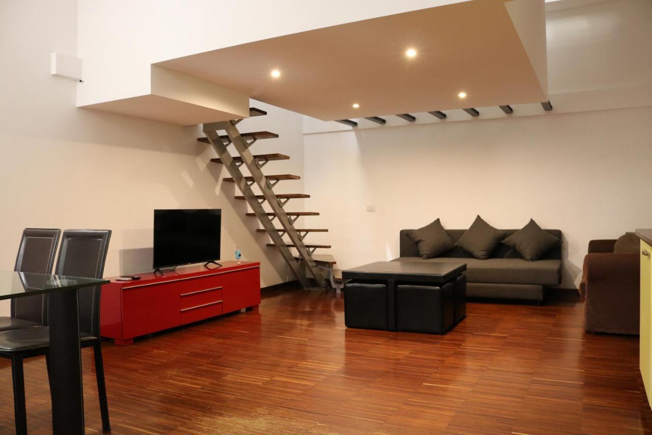 Ferienwohnung Cozy & Large Loft Famagosta Mailand Exterior foto