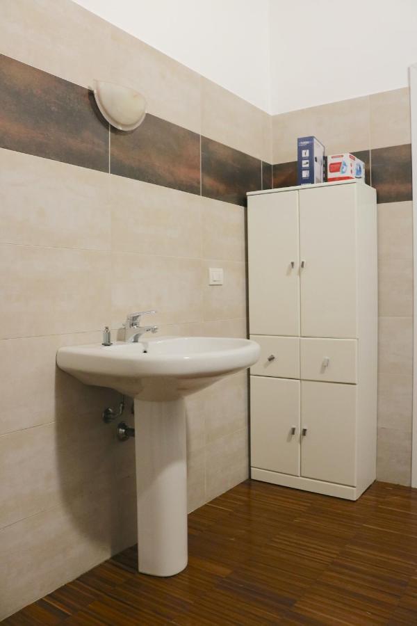 Ferienwohnung Cozy & Large Loft Famagosta Mailand Exterior foto