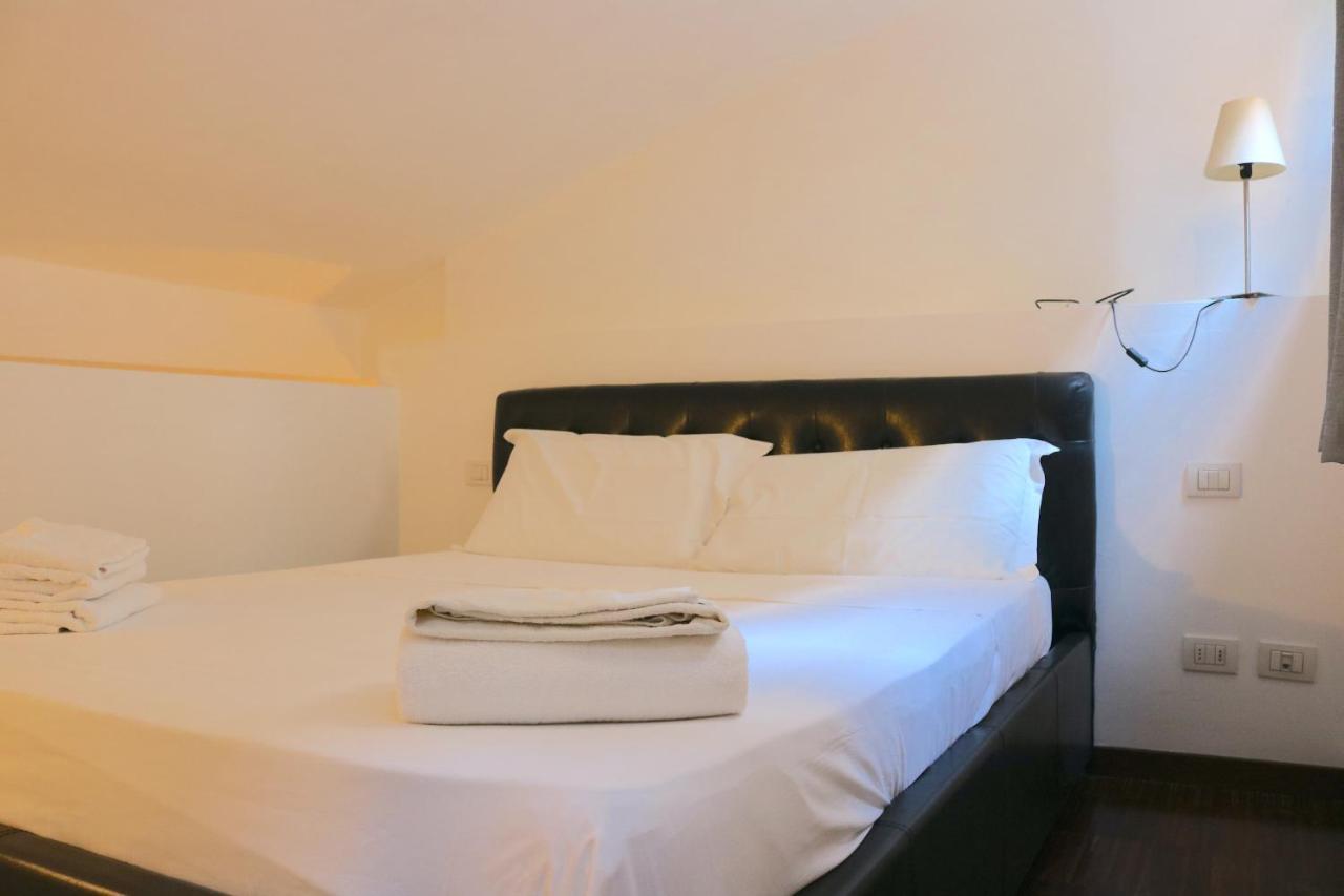 Ferienwohnung Cozy & Large Loft Famagosta Mailand Exterior foto